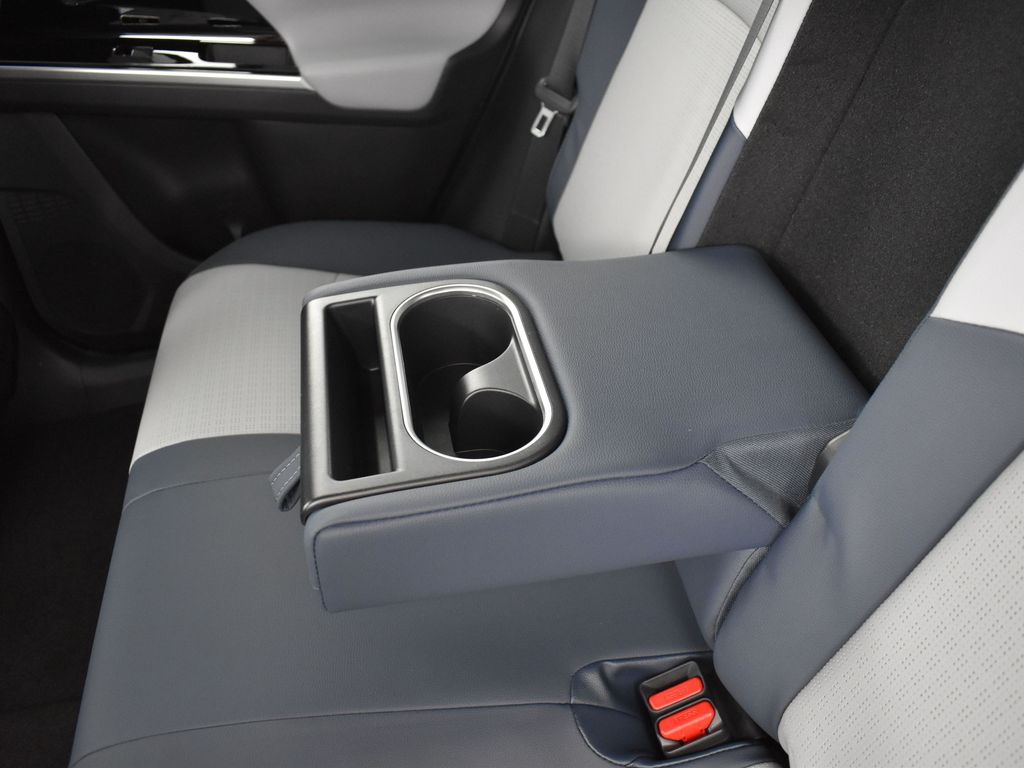 2025 Subaru Solterra Limited photo 21