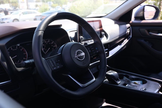 2023 Nissan Rogue SL photo 10
