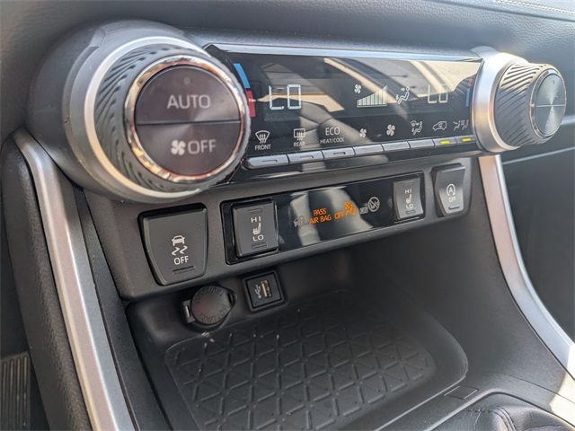 2023 Toyota RAV4 XLE Premium photo 18