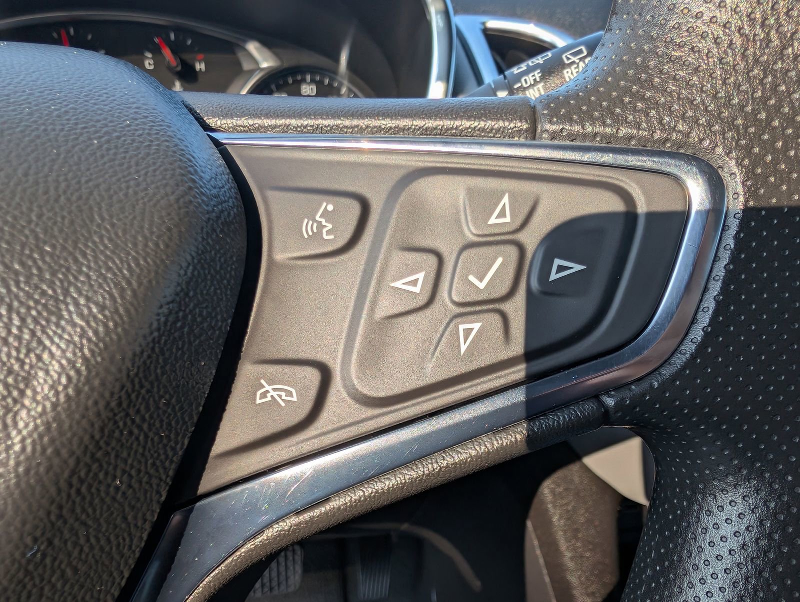 2024 Chevrolet Equinox LS photo 20