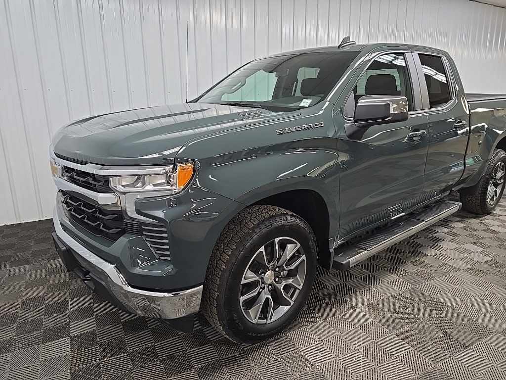 2025 Chevrolet Silverado 1500 LT photo 8