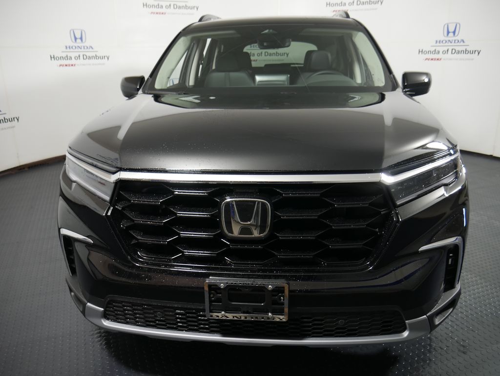 2025 Honda Pilot Touring photo 2