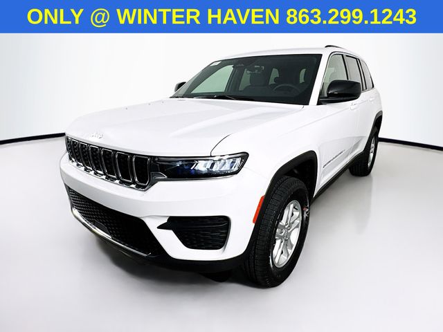 2025 Jeep Grand Cherokee Laredo photo 3