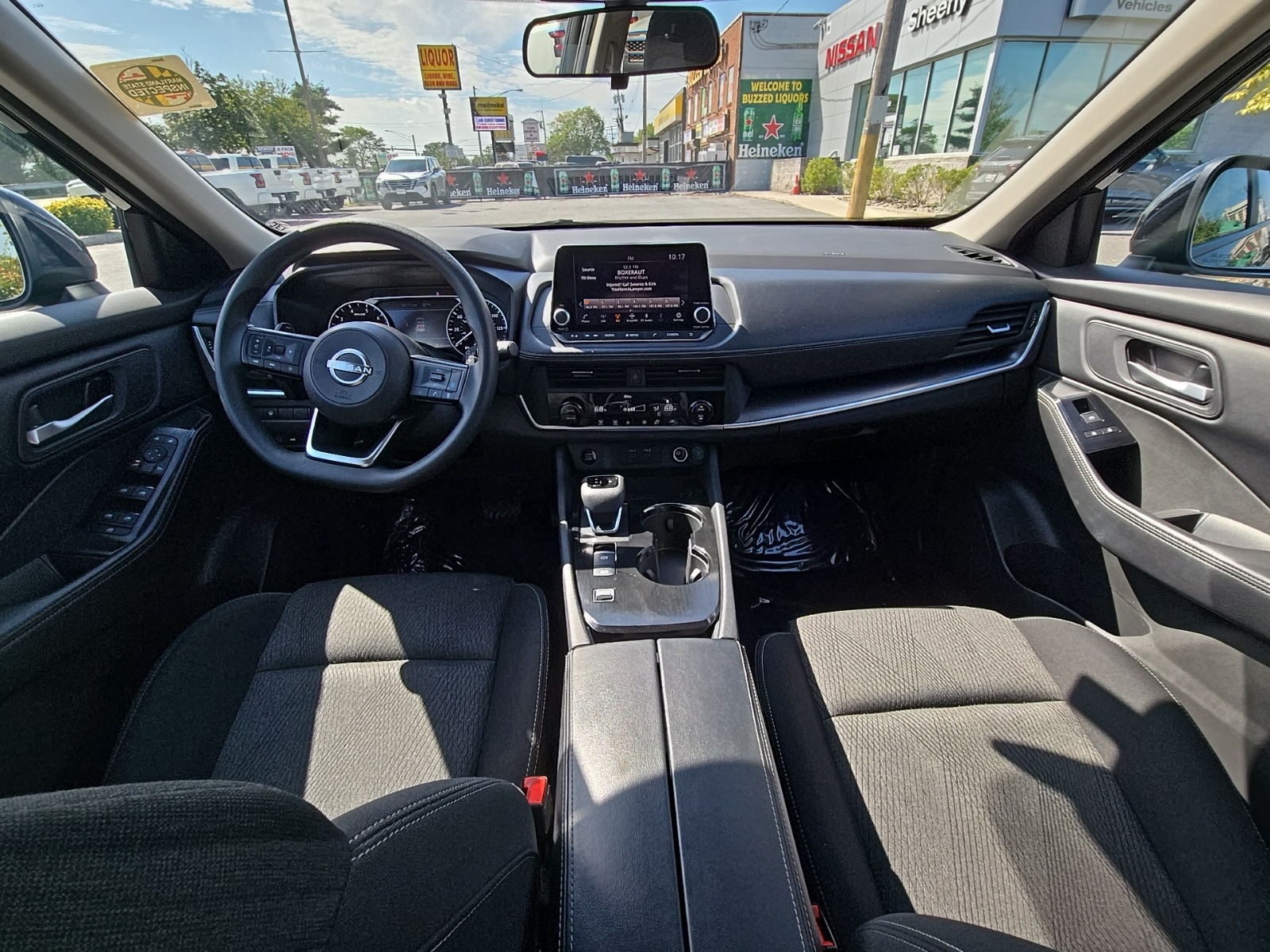2024 Nissan Rogue SV photo 3