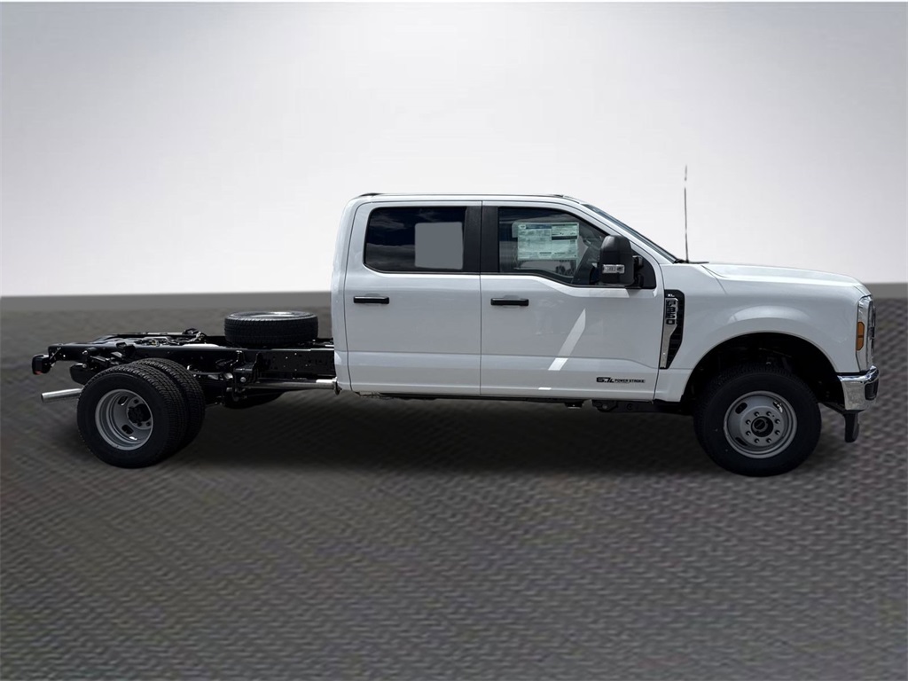 2025 Ford F-350 XL photo 4