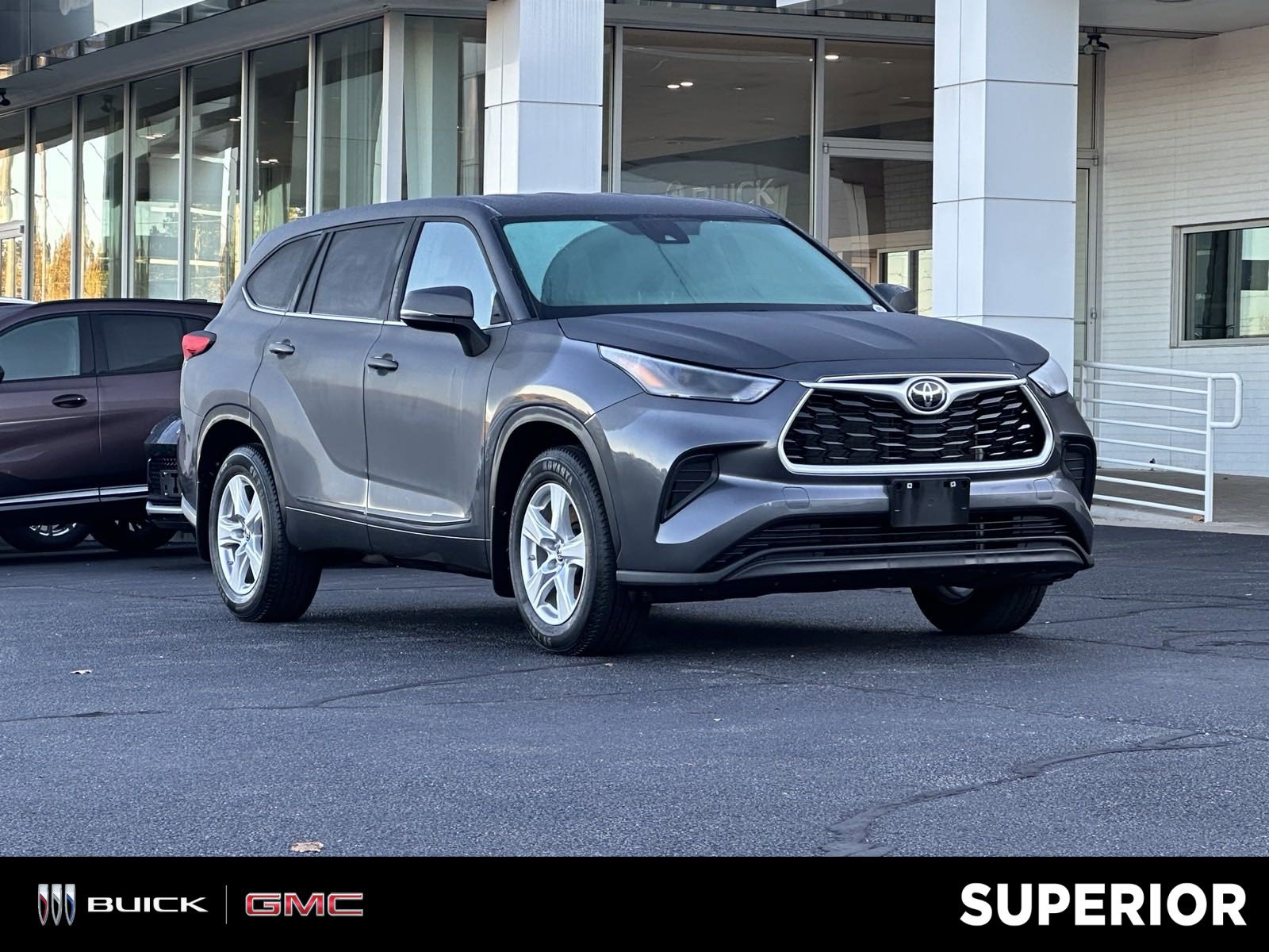 2023 Toyota Highlander L's photo