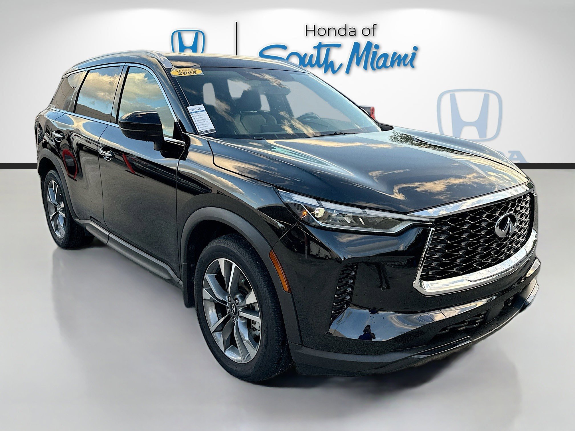 2025 INFINITI QX60 LUXE's photo