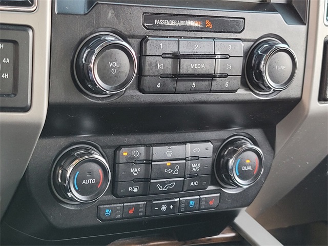 2019 Ford F-150 Lariat photo 25