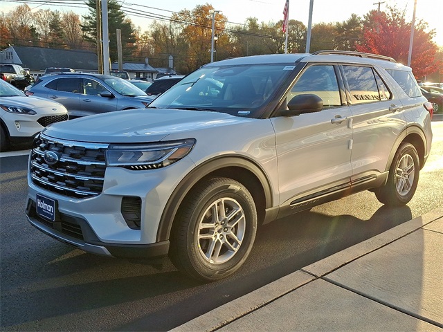 2026 Ford Explorer photo 3