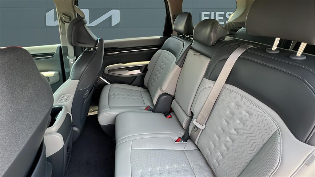 2026 Kia EV9 Wind photo 14