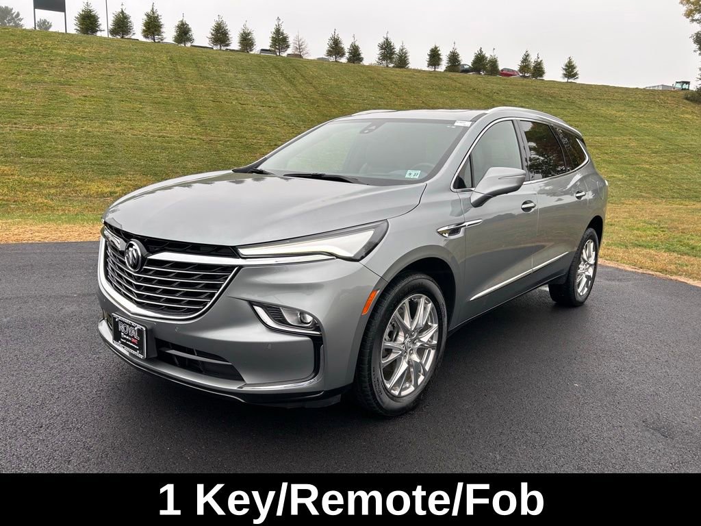 2023 Buick Enclave Premium photo 2