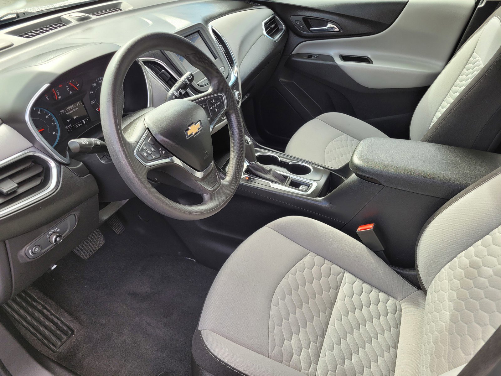 2021 Chevrolet Equinox LS photo 14