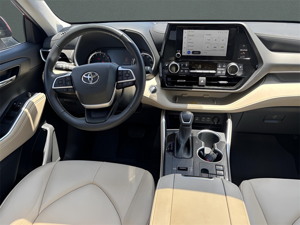 2023 Toyota Highlander XLE photo 24