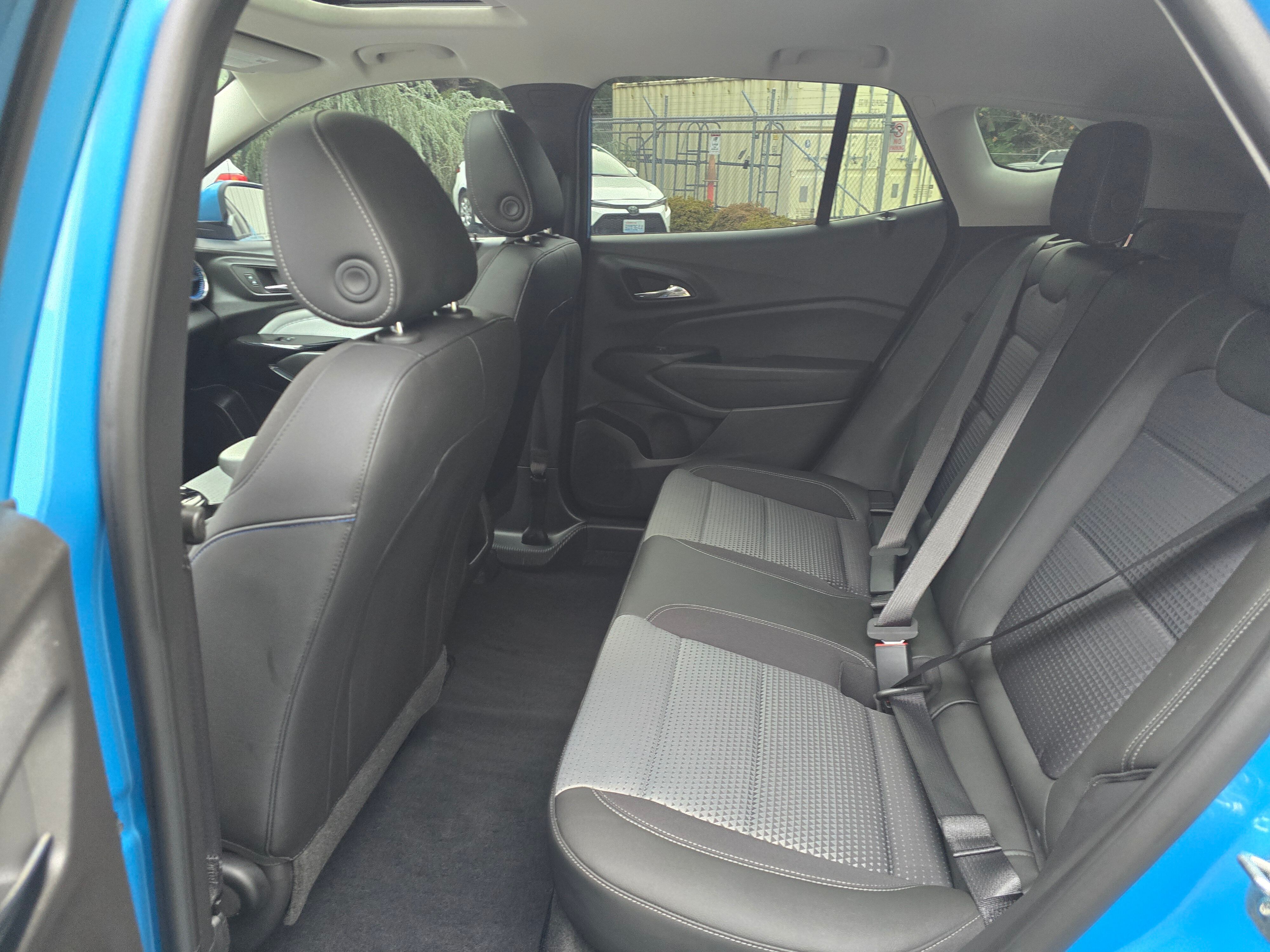 2025 Chevrolet Trax LT photo 3