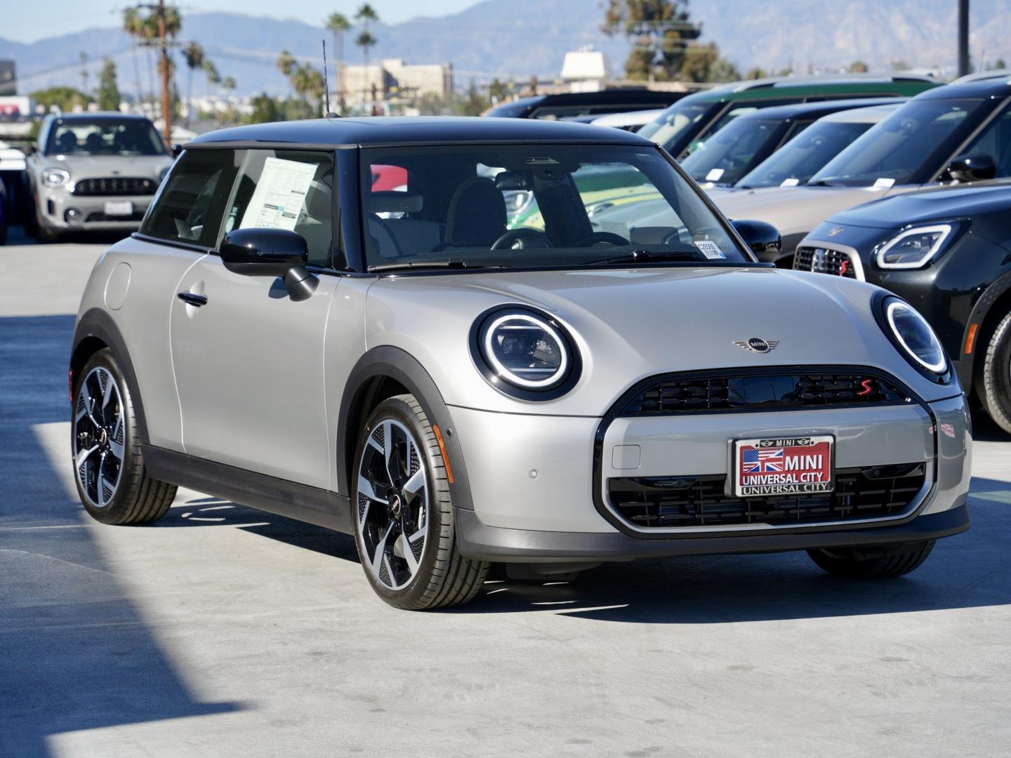 2026 MINI Hardtop 2 Door S's photo