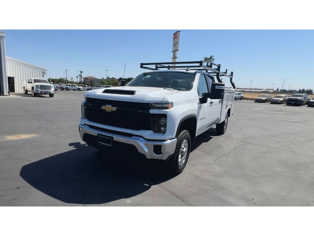 2025 Chevrolet Silverado 2500HD photo 4