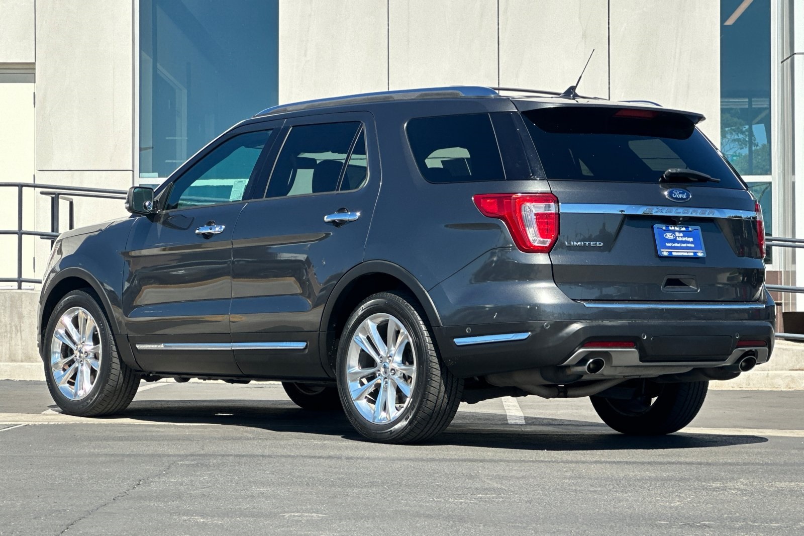 2018 Ford Explorer Limited photo 4