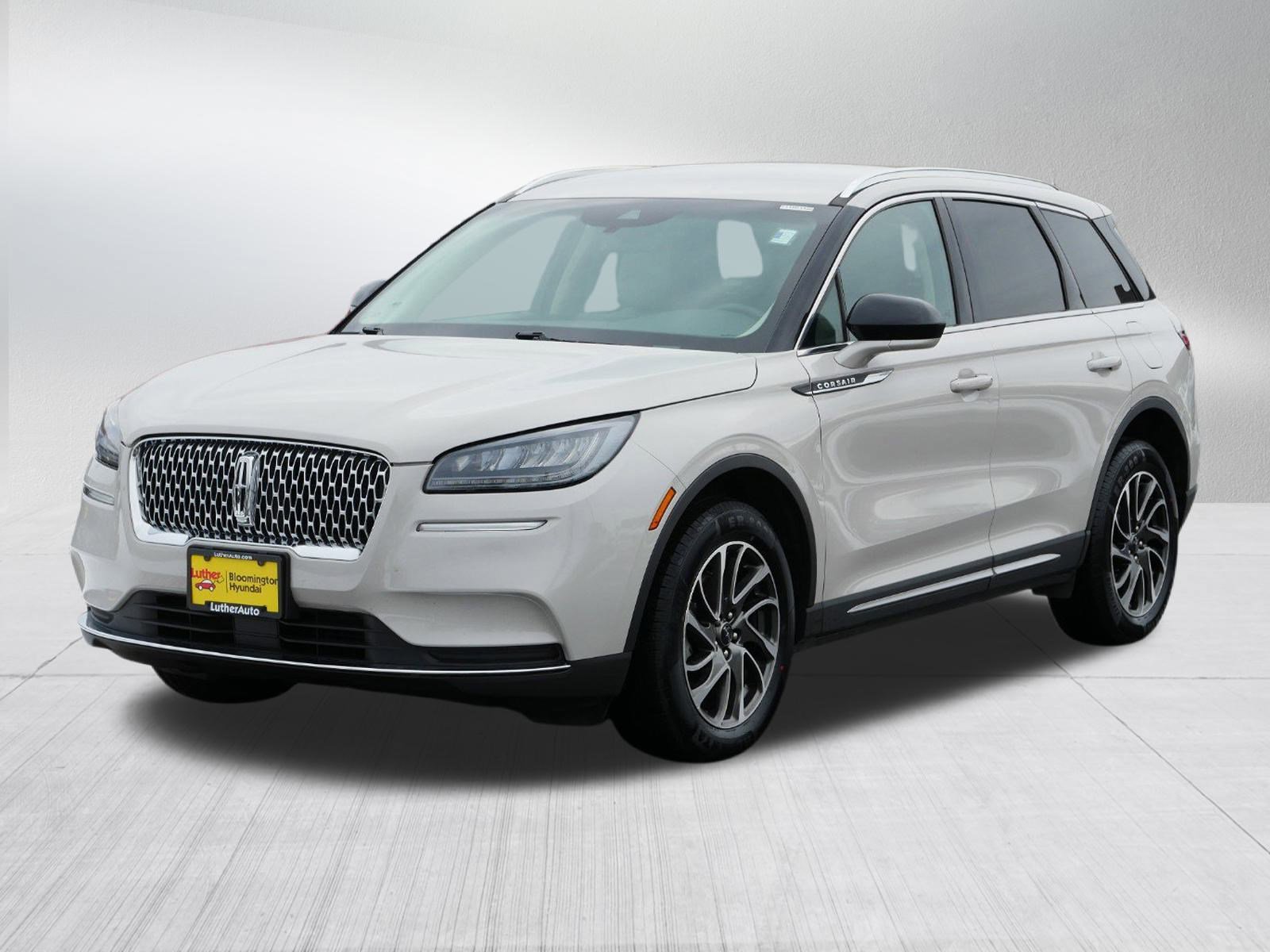 2020 Lincoln Corsair Standard photo 3