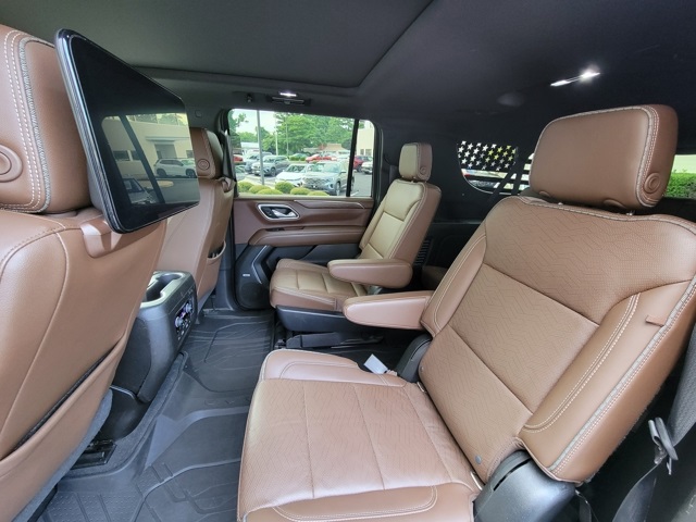 2021 Chevrolet Suburban High Country photo 21