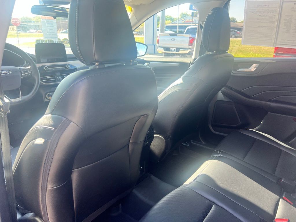 2022 Ford Escape SEL photo 18