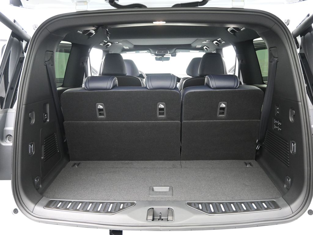 2026 Infiniti QX80 Sensory photo 12