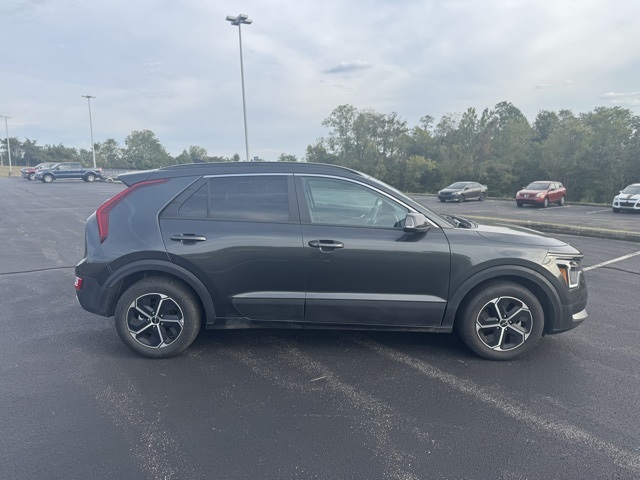 2025 Kia Niro EX photo 2