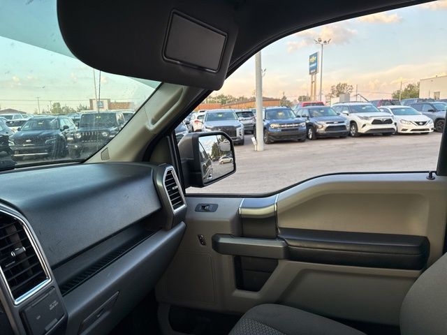 2016 Ford F-150 XLT photo 20