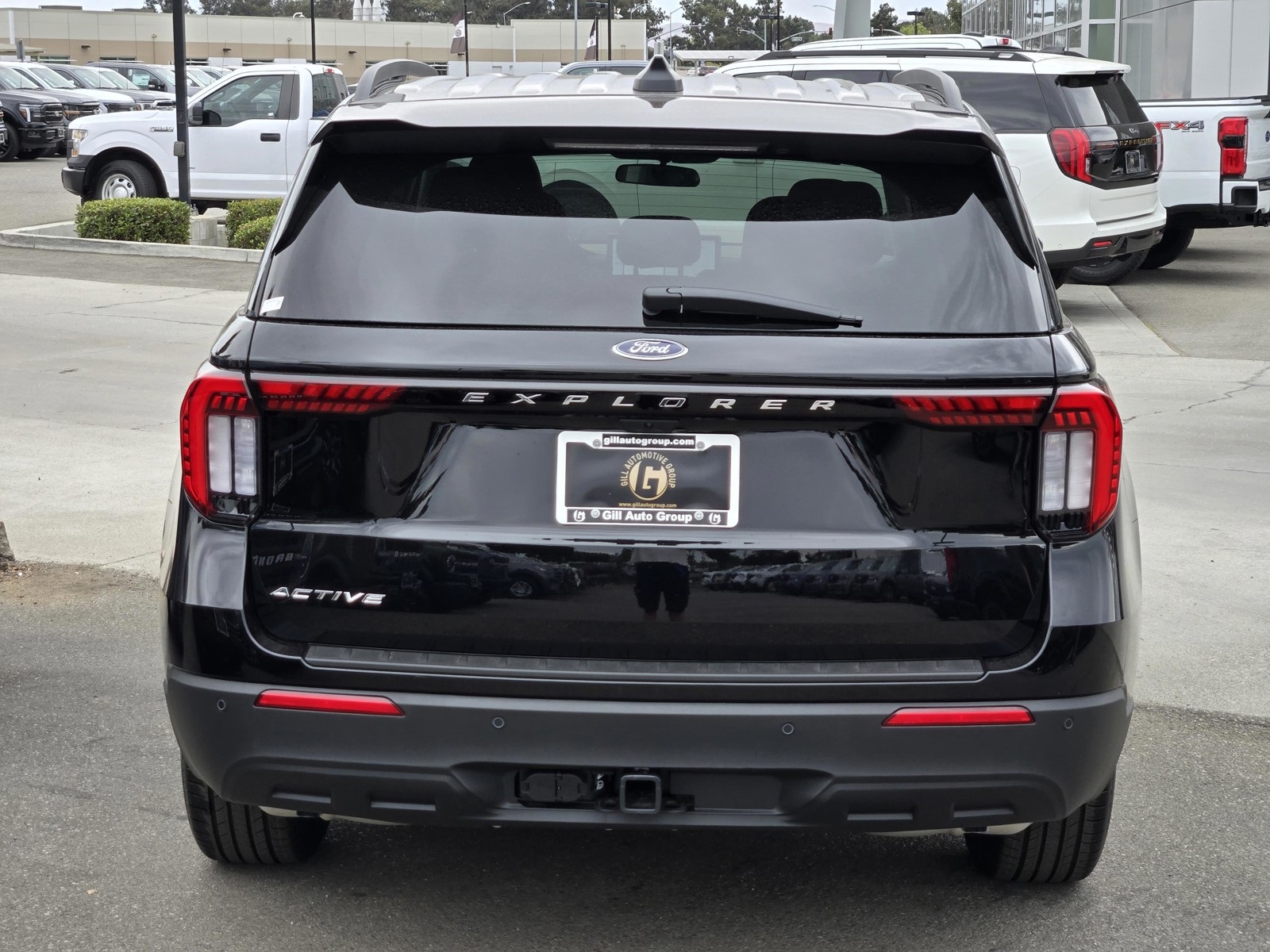 2025 Ford Explorer photo 4