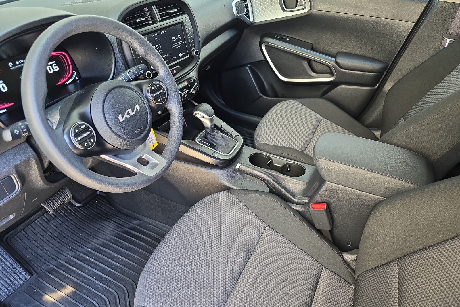 2024 Kia Soul LX S photo 10