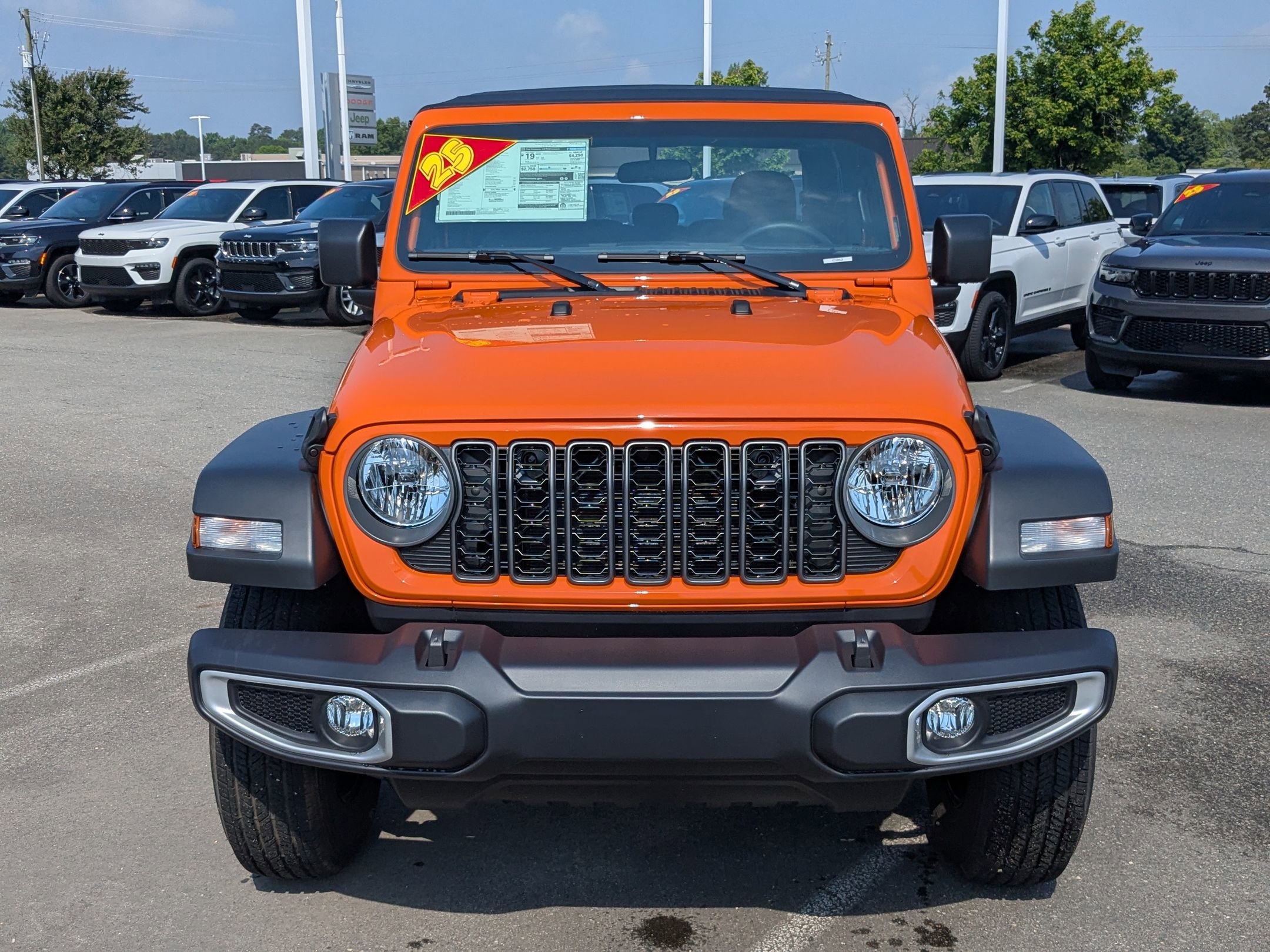 2025 Jeep Gladiator Sport photo 2