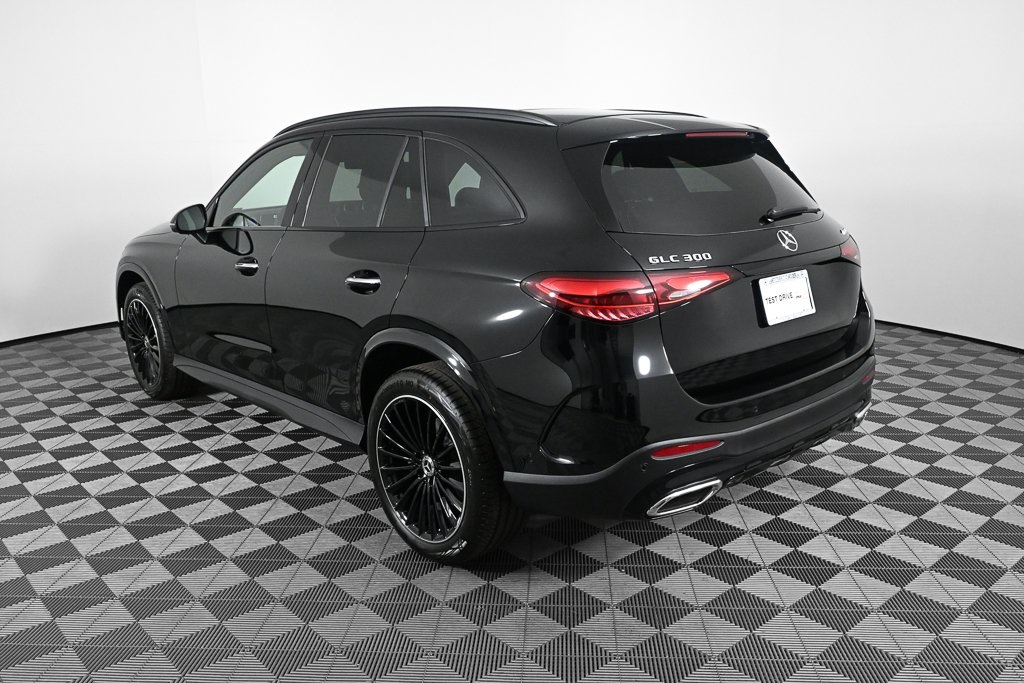 2026 Mercedes Benz GLC 300 4MATIC photo 2