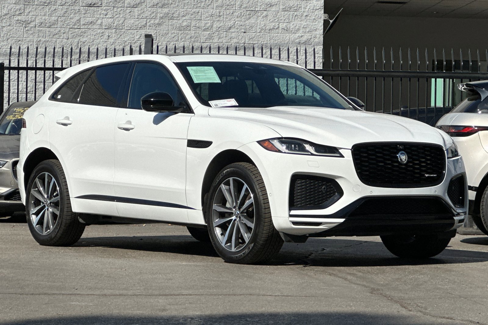2025 Jaguar F-PACE P250 R-Dynamic S photo 6