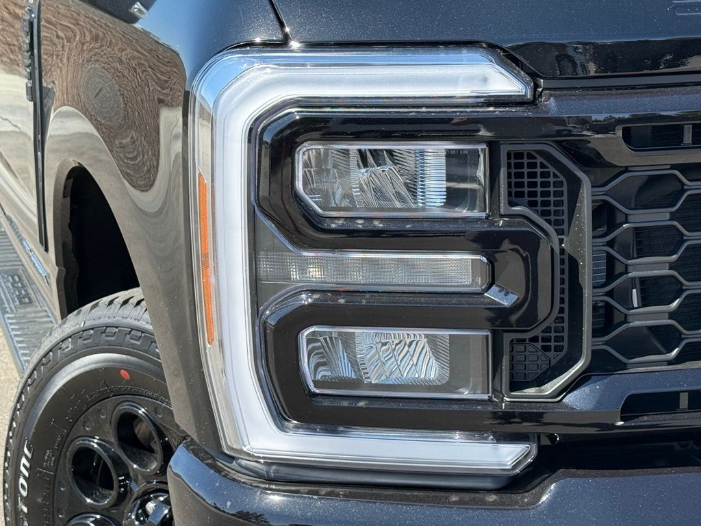 2026 Ford F-250 XLT photo 3