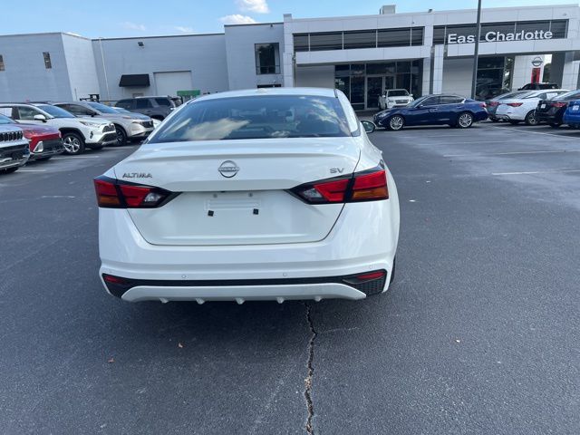 2023 Nissan Altima 2.5 SV photo 5