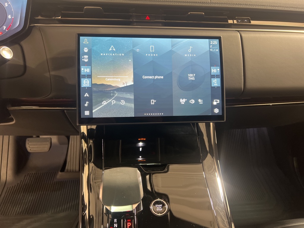 2025 Land Rover Range Rover Sport SE photo 16