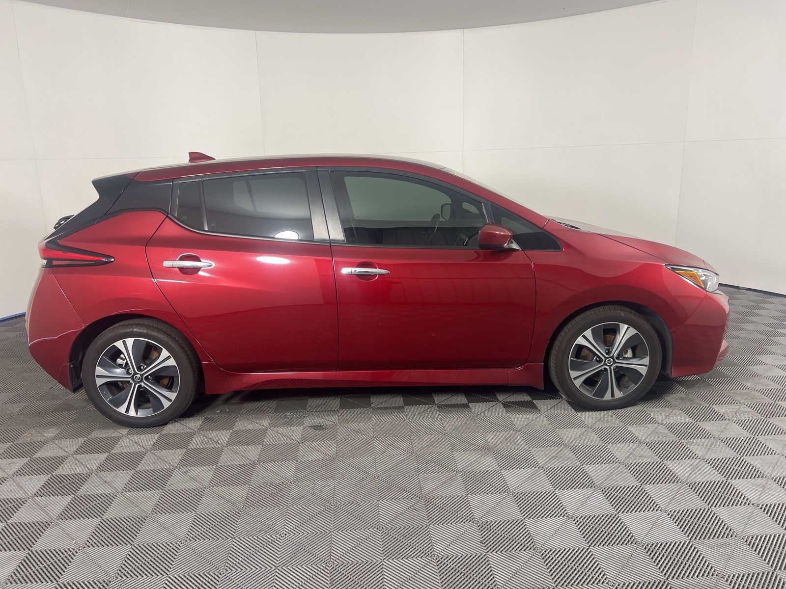 Used 2022 Nissan LEAF SV with VIN 1N4AZ1CV7NC555286 for sale in Buena Park, CA