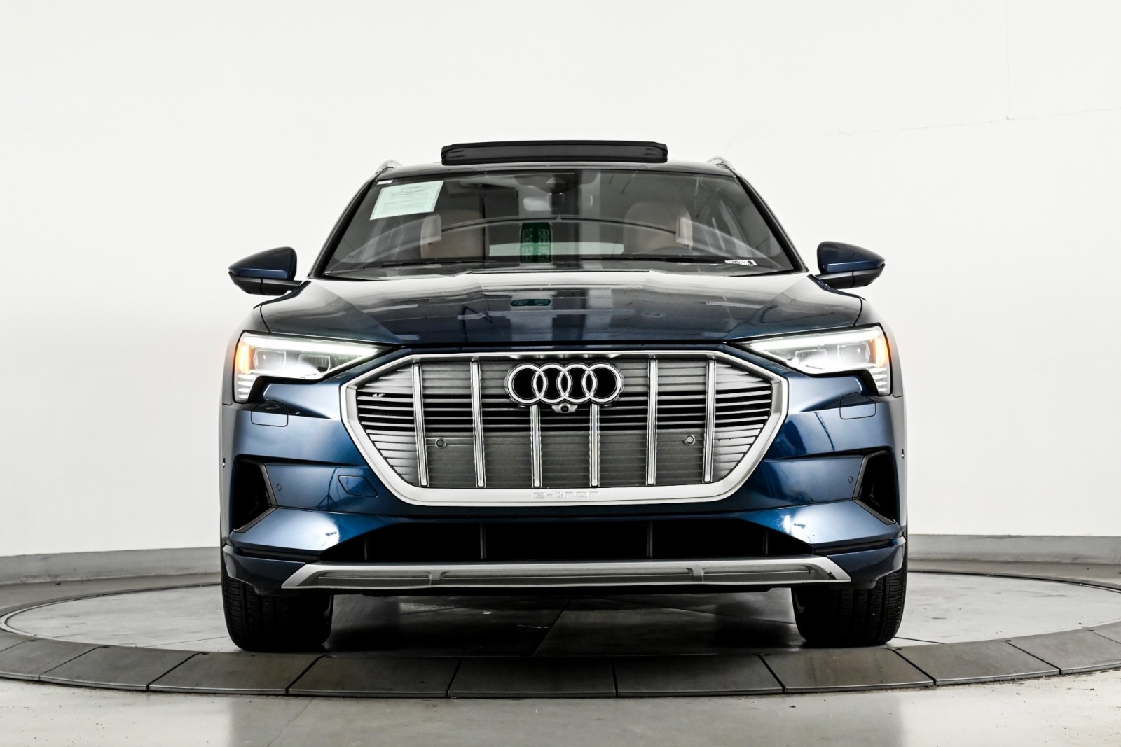 Used 2019 Audi e-tron Prestige with VIN WA1VABGE3KB021376 for sale in Chicago, IL