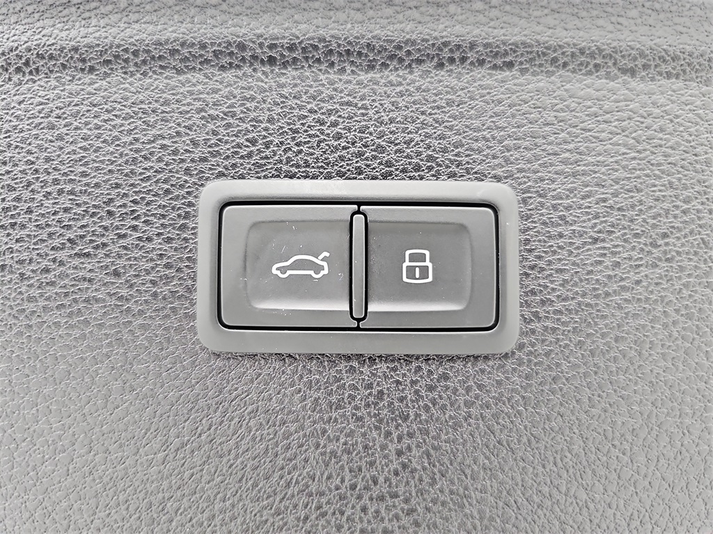 2021 Audi Q5 45 Premium Plus photo 19
