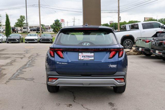 New 2025 Blue Hyundai SE FWD image 4