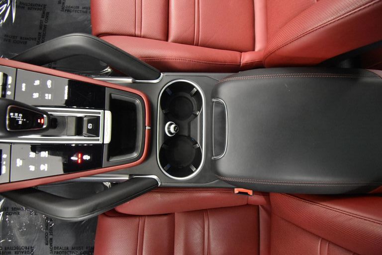 2022 Porsche Cayenne E-Hybrid Turbo S photo 28