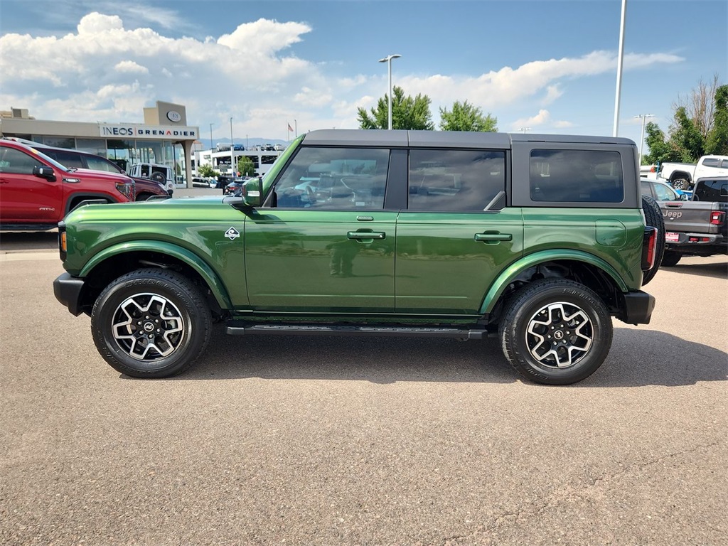 2023 Ford Bronco Outer Banks photo 2