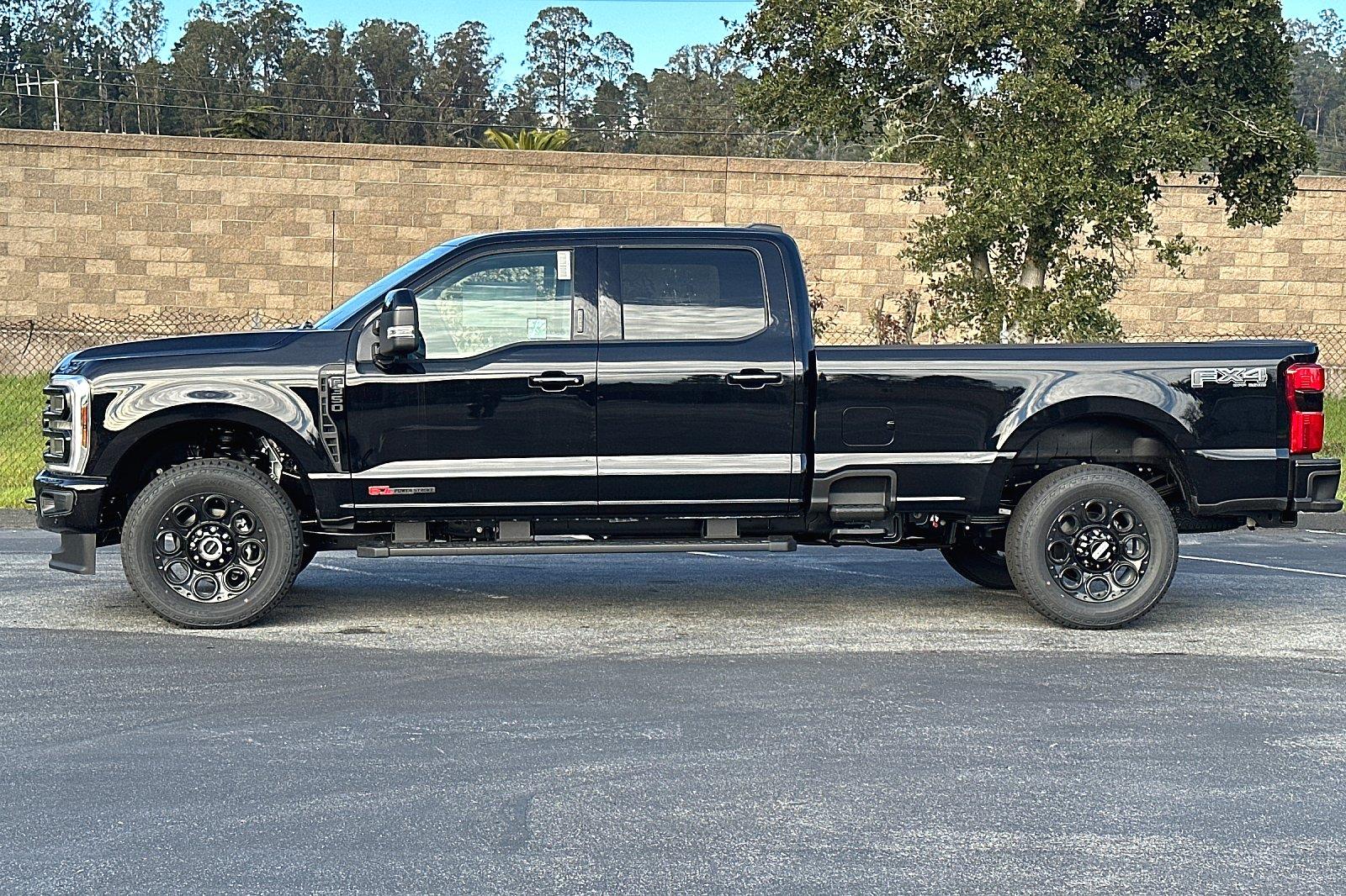 2024 Ford F-350 Lariat photo 6