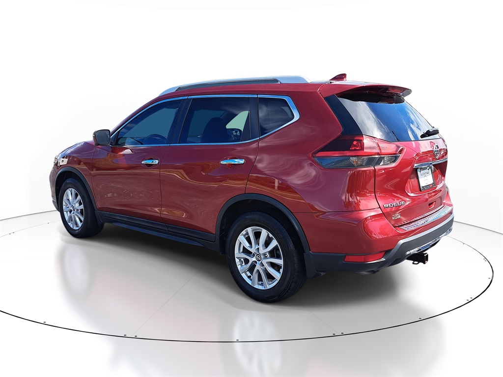 2018 Nissan Rogue SV photo 4