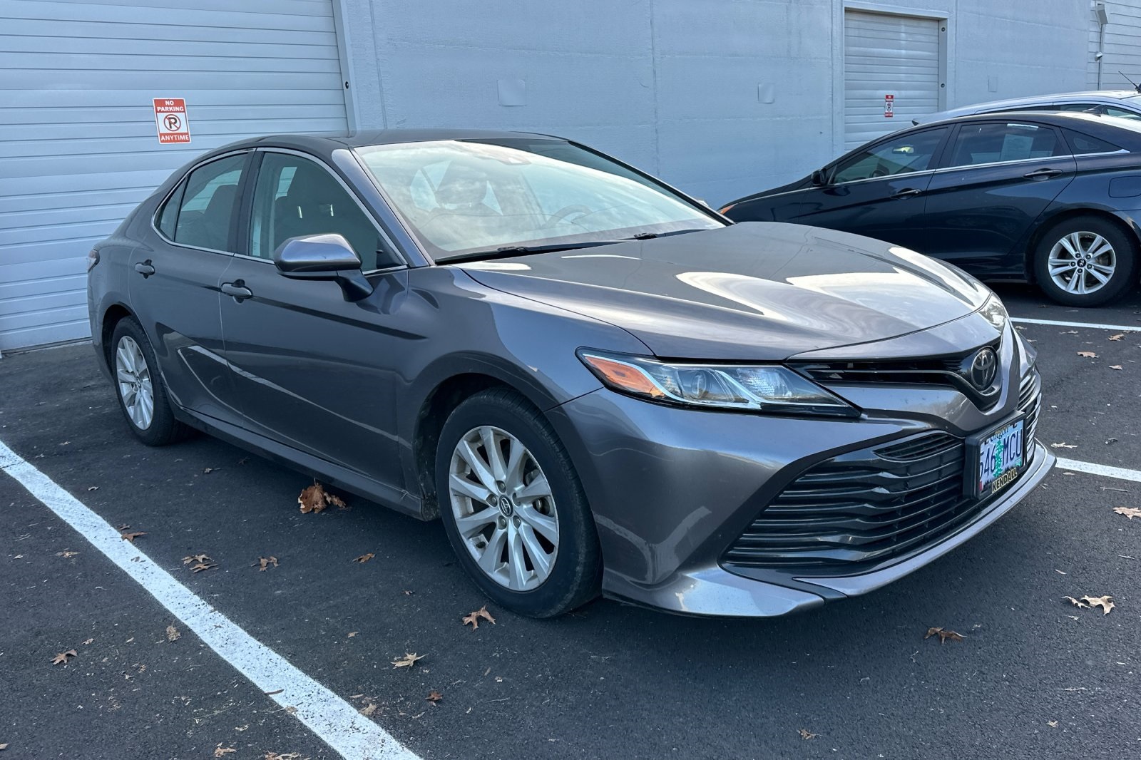 2020 Toyota Camry LE photo 2