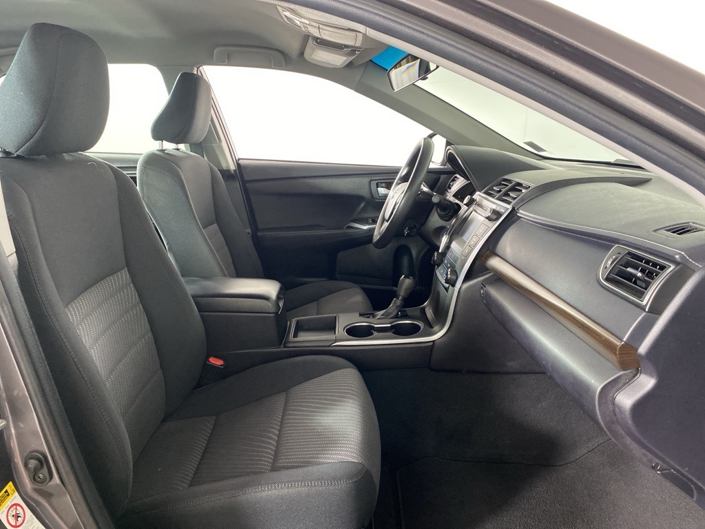 2016 Toyota Camry LE photo 25