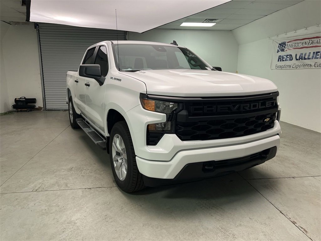 2026 Chevrolet Silverado Custom's photo