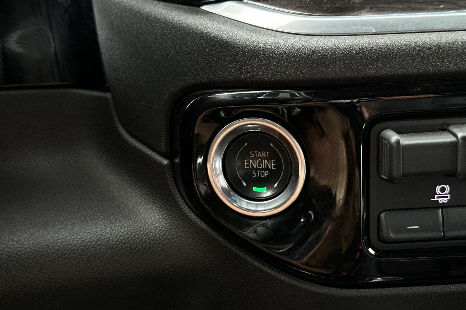 2023 Chevrolet Silverado 1500 LTZ photo 16