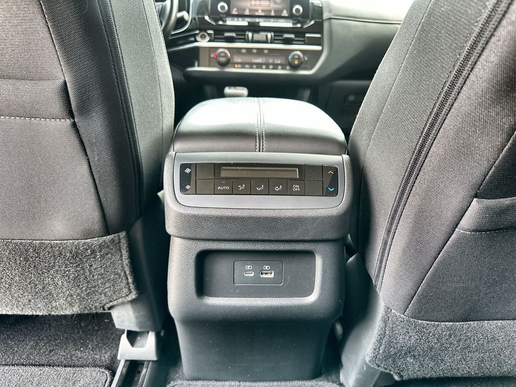 2024 Nissan Pathfinder SV photo 20