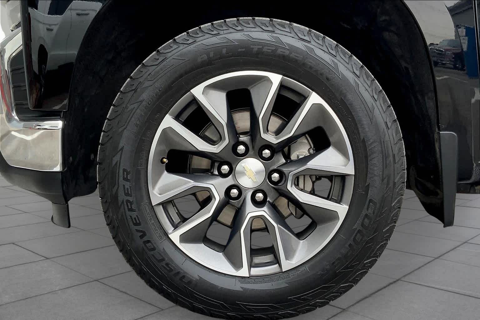 2019 Chevrolet Silverado 1500 LT photo 9