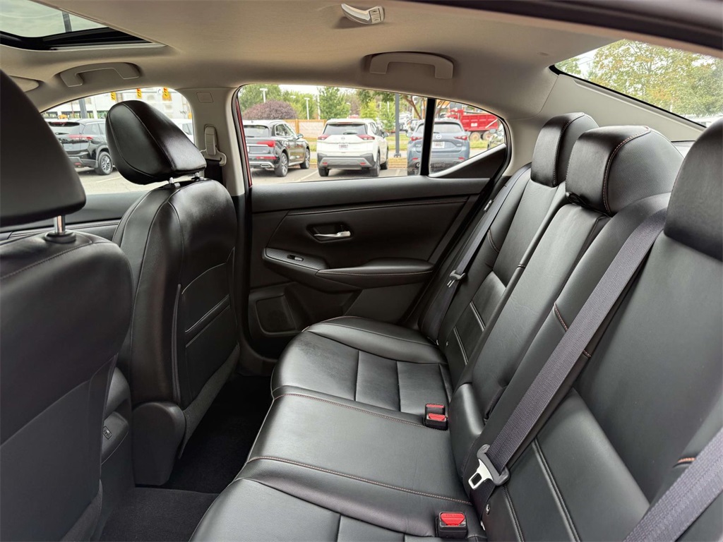 2021 Nissan Sentra SR photo 16